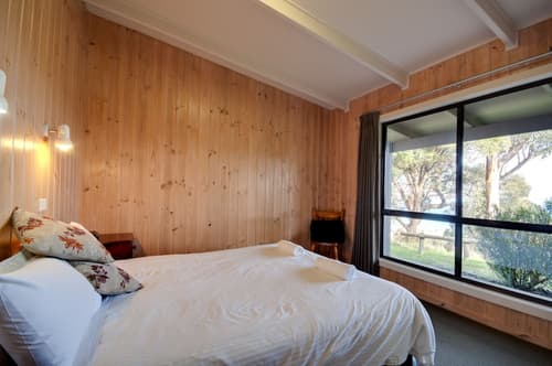 Beacon Point Ocean View Villas, Room