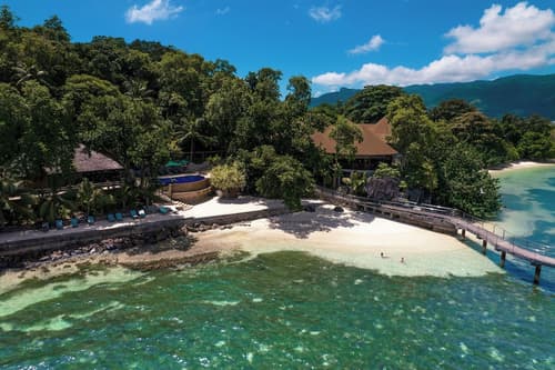 Cerf Island Resort, Primary image