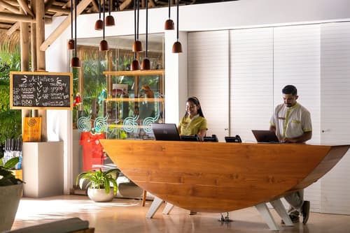 Arenas Del Mar Beachfront & Rainforest Member of the Cayuga Collection, Concierge desk