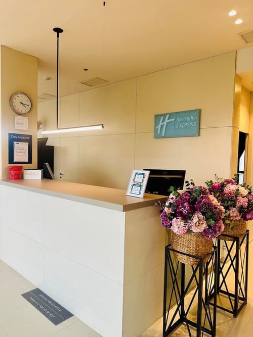 Holiday Inn Express Pamplona by IHG, Reception