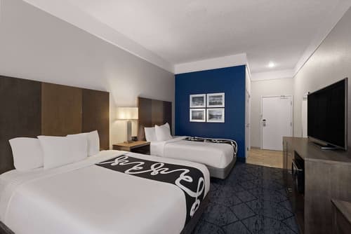La Quinta Inn and Suites by Wyndham at WaTiki Waterpark