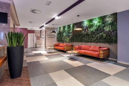 Hotel Lero, Reception