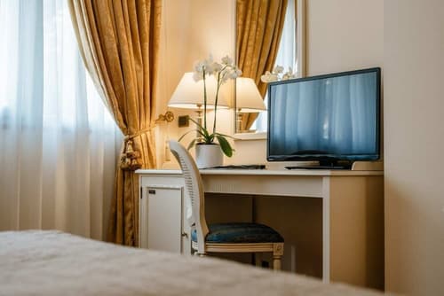 Hotel Savoy Palace