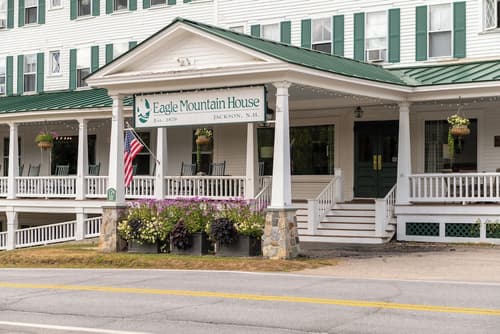 Eagle Mountain House & Golf Club, Property entrance