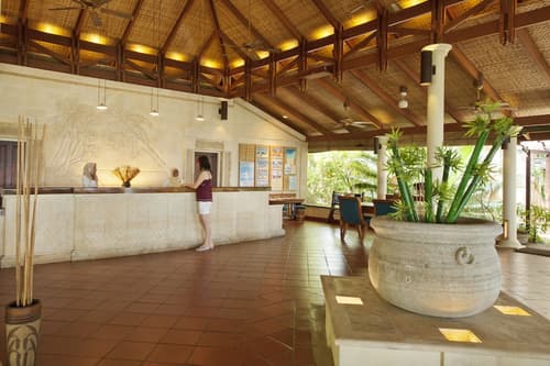 Royal Island Resort & Spa, Reception