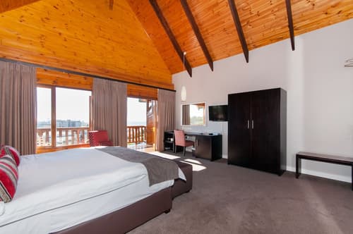 The Kelway Hotel, Room