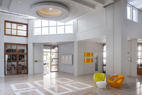 Mayfair Hotel, Lobby