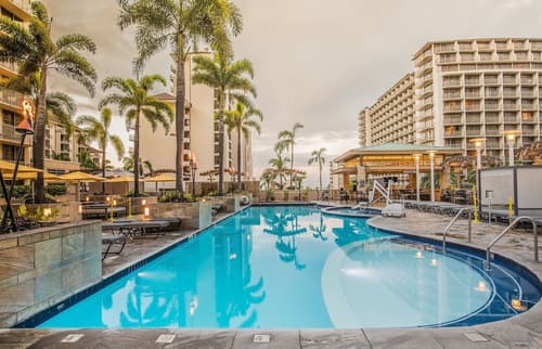 Embassy Suites by Hilton Waikiki Beach Walk, Pool