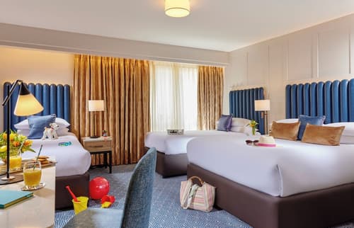 Westport Coast Hotel, Room