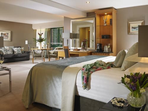 Westport Coast Hotel, Room