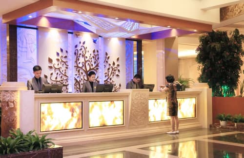 Nanjing Central Hotel, Reception