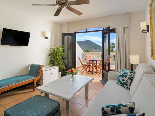 Regency Country Club, Apartments Suites
