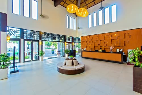 Hoi An Beach Resort, Lobby sitting area