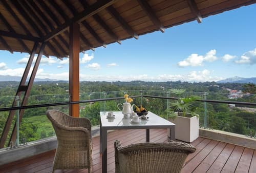 Earl's Regency, Terrace/patio