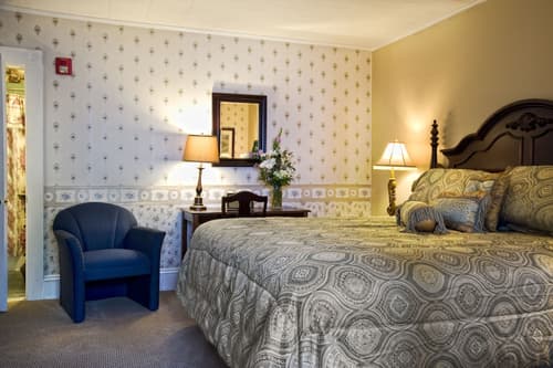 Bar Harbor Manor, Room