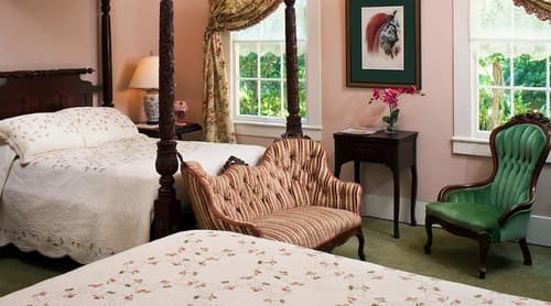 Devereaux Shields House, Room