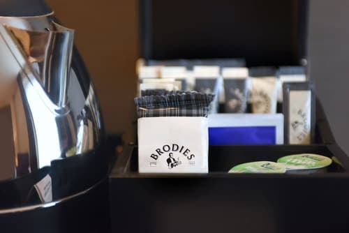 Ten Hill Place, Room