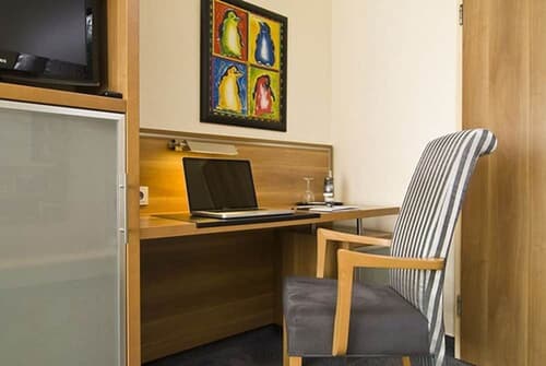 Four Points Flex by Sheraton by Sheraton Kiel, In-room business center