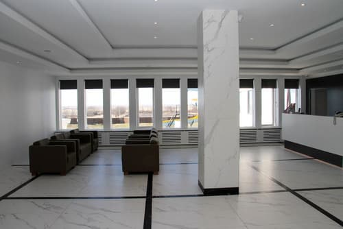 Hotel Örk, Interior entrance