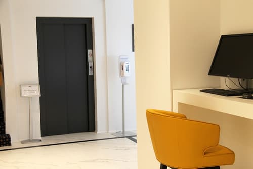 Hotel Örk, Interior entrance