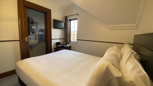 Grand Arden Monaco Nelson, Room