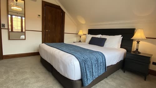 Grand Arden Monaco Nelson, Room