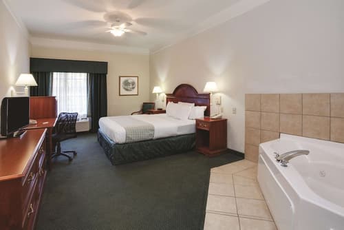 La Quinta Inn and Suites Fort Myers I-75