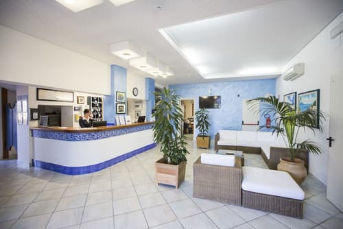 Hotel Tourist, Reception