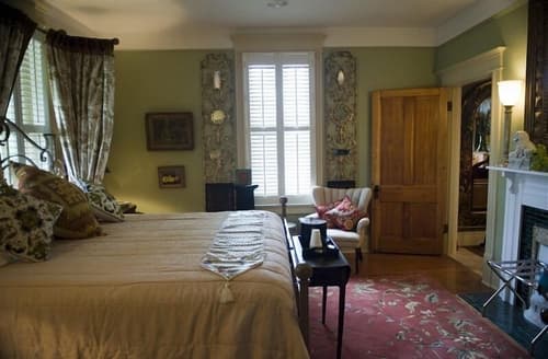 Stay Fairfield - Fairfield Place and Fairfield Manor Bed & Breakfast, Room