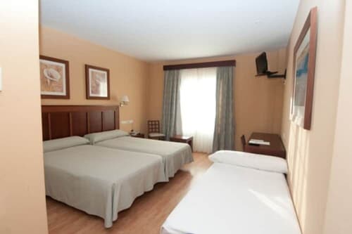 Hotel Santiago de León, Room