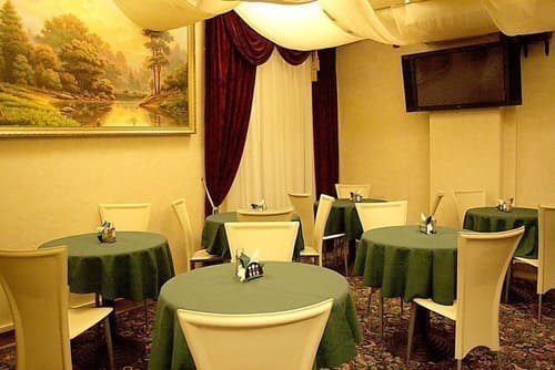 Monte Kristo Hotel, Dining