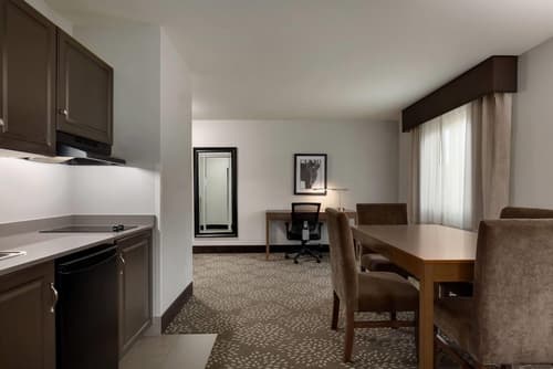 La Quinta Inn & Suites by Wyndham Fairbanks Airport