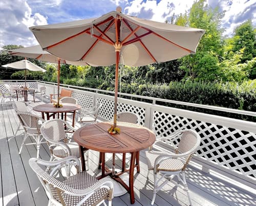 The Carriage House Inn Newport, Terrace/patio