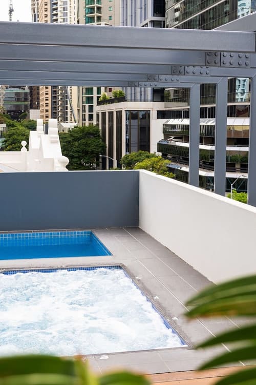 Oaks Brisbane on Felix Suites