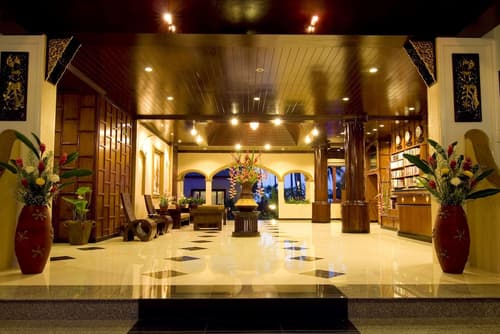 Kanok Buri Resort, Interior entrance