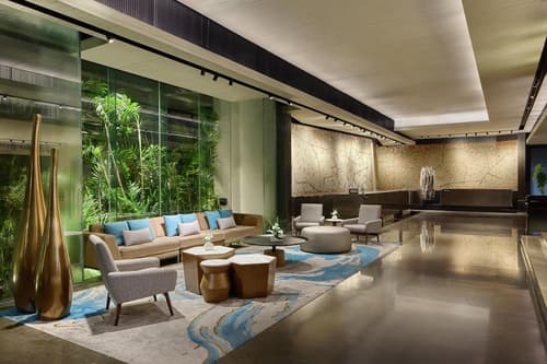 DoubleTree by Hilton Bangkok Ploenchit, Lobby