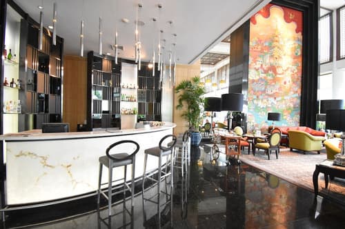 Century Park Hotel, Lobby lounge