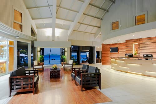 DoubleTree Resort by Hilton Hotel Fiji - Sonaisali Island, Interior entrance