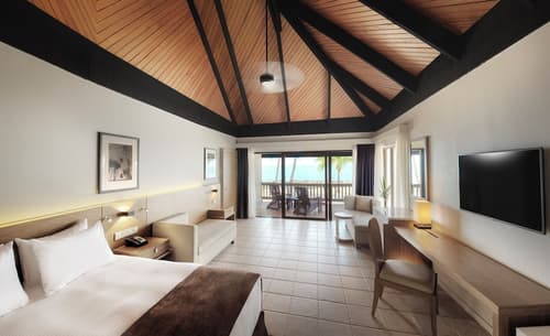 DoubleTree Resort by Hilton Hotel Fiji - Sonaisali Island