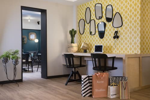 Hotel Paris La Fayette, Lobby sitting area