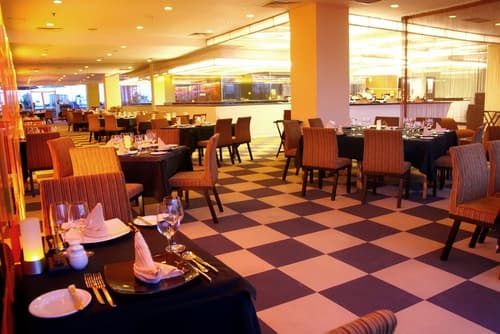 Novotel Balikpapan, Restaurant