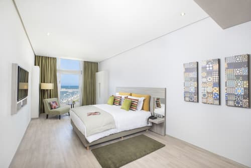 Marina Bay City Center, Room