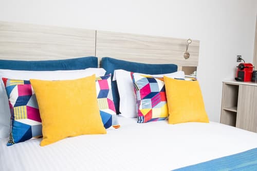 Marina Bay City Center, Room