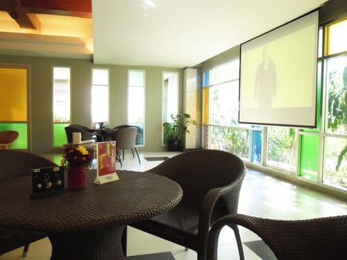 Long Beach Cha-Am Hotel, Lobby sitting area