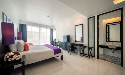 The Old Phuket - Karon Beach Resort, Room