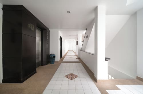 The Old Phuket - Karon Beach Resort, Interior entrance