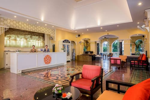 The Front Village, Lobby