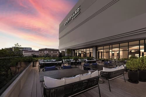 Courtyard by Marriott Phuket Town, Restaurant