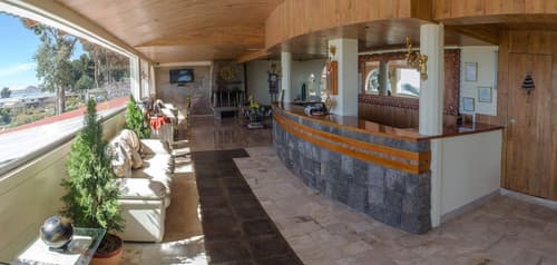 Taypikala Hotel Lago, Interior entrance