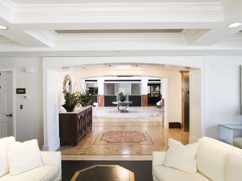 Naples Bay Resort & Marina, Lobby